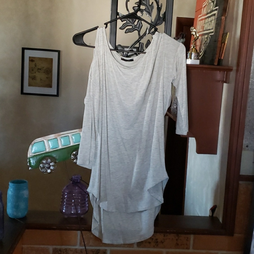 cold shoulder top(stitch fix)